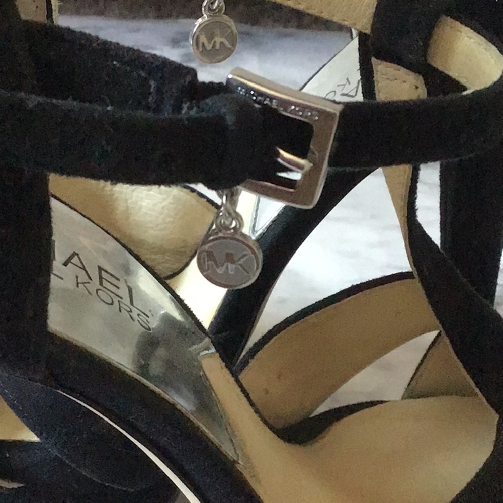 Michael Kors T-Strap heel black size 7 - Picture 3 of 7